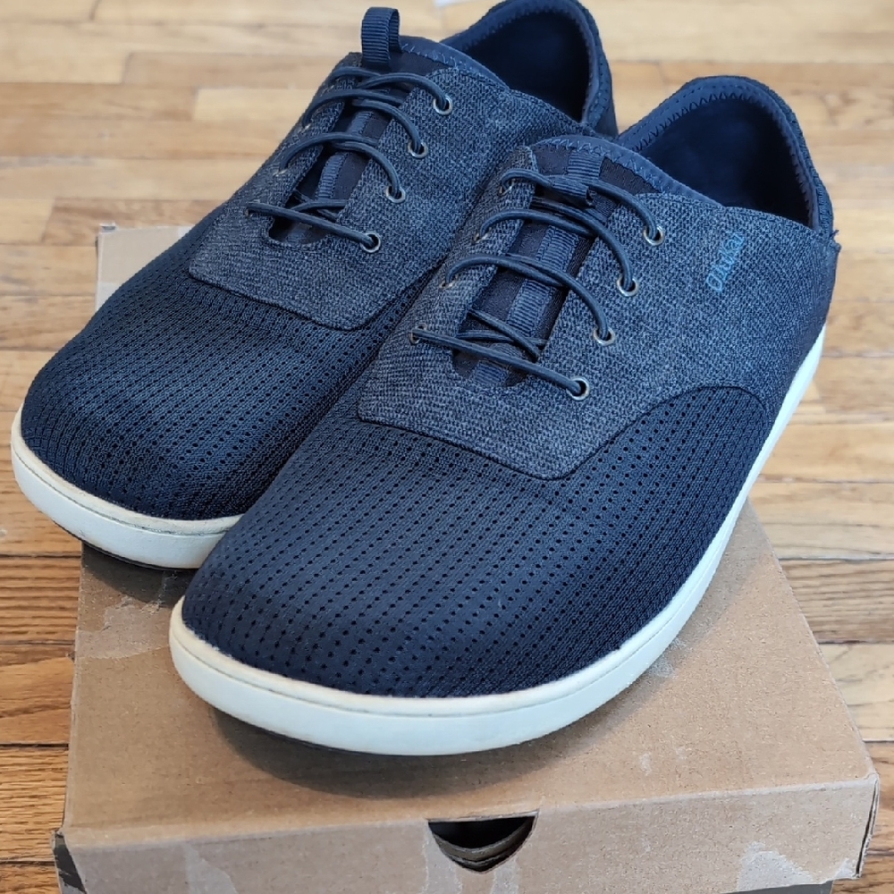 OluKai Men's Black and Gray Sneakers - Picture 3 of 7